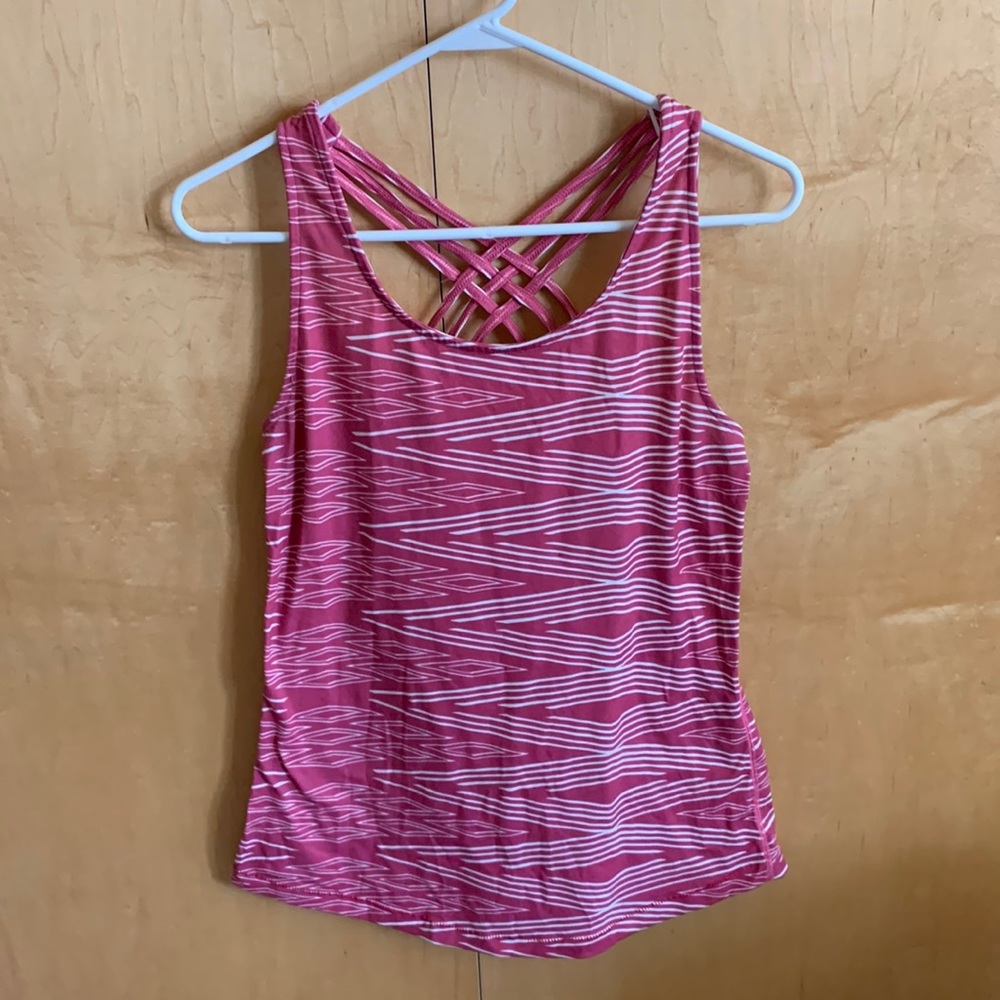 Athletic crisscross top